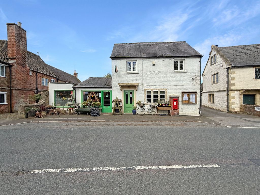 Property photo 1 of 20