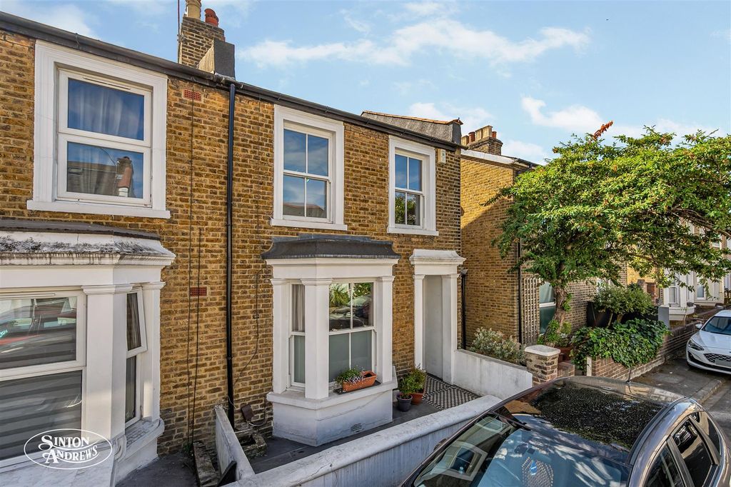 Property photo 1 of 13 10 Northfield Road-1.Jpg