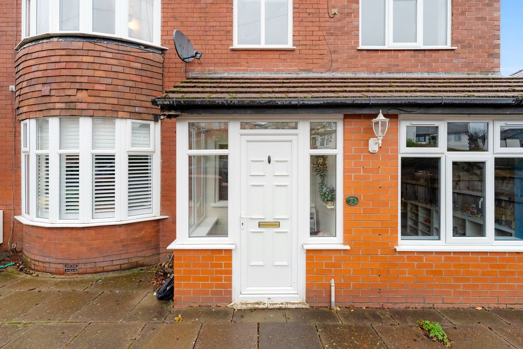 Property photo 3 of 32 Photograph 3