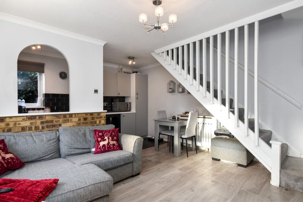 Property photo 2 of 17 Picture No. 10