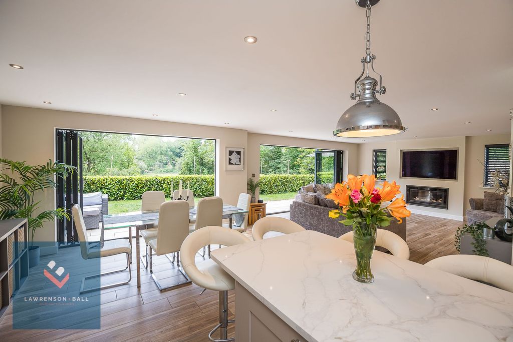 Property photo 2 of 43 Open Plan Living