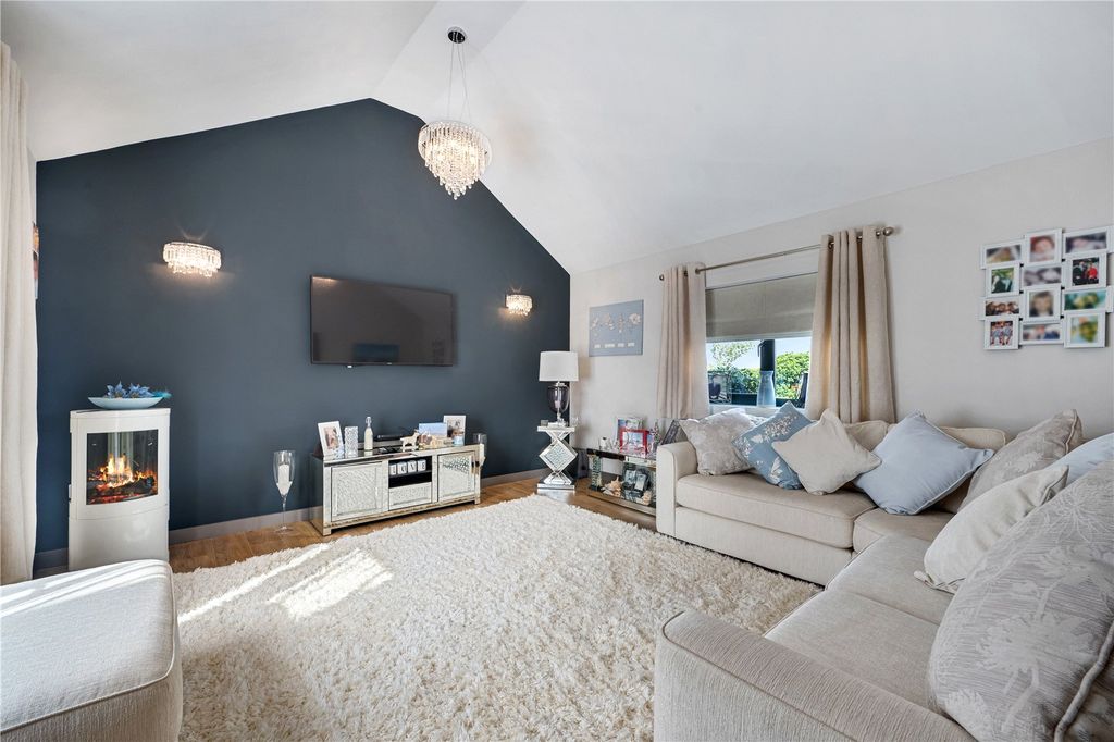 Property photo 3 of 18 Picture No. 14