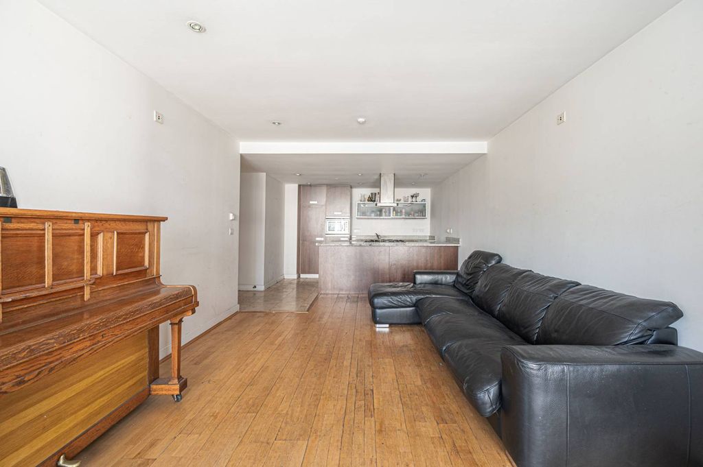 Property photo 3 of 7