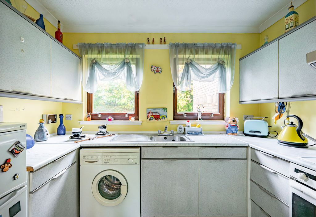 Property photo 3 of 14