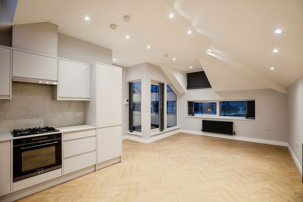 Property photo 2 of 18 Gallery