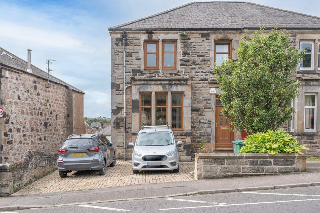 Property photo 2 of 30