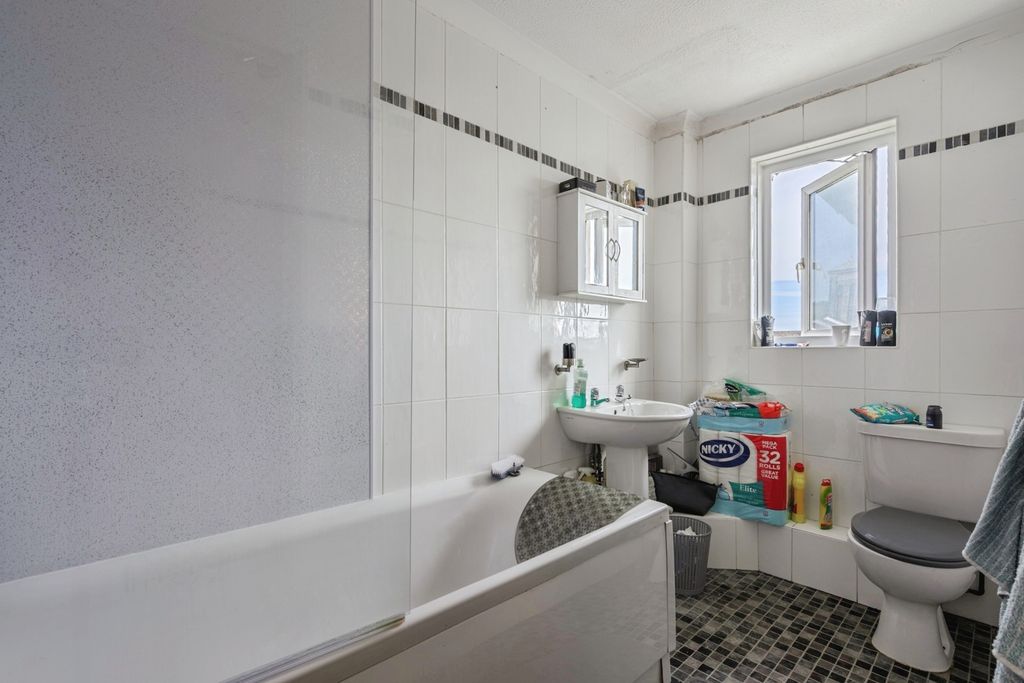Property photo 3 of 17 Pbox-Img.Jpg
