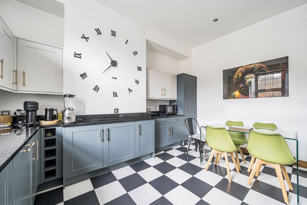 Property photo 1 of 20 1399750-16-6966364Bba4ee