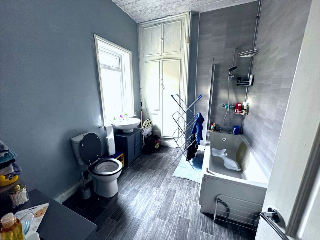 Property photo 3 of 3