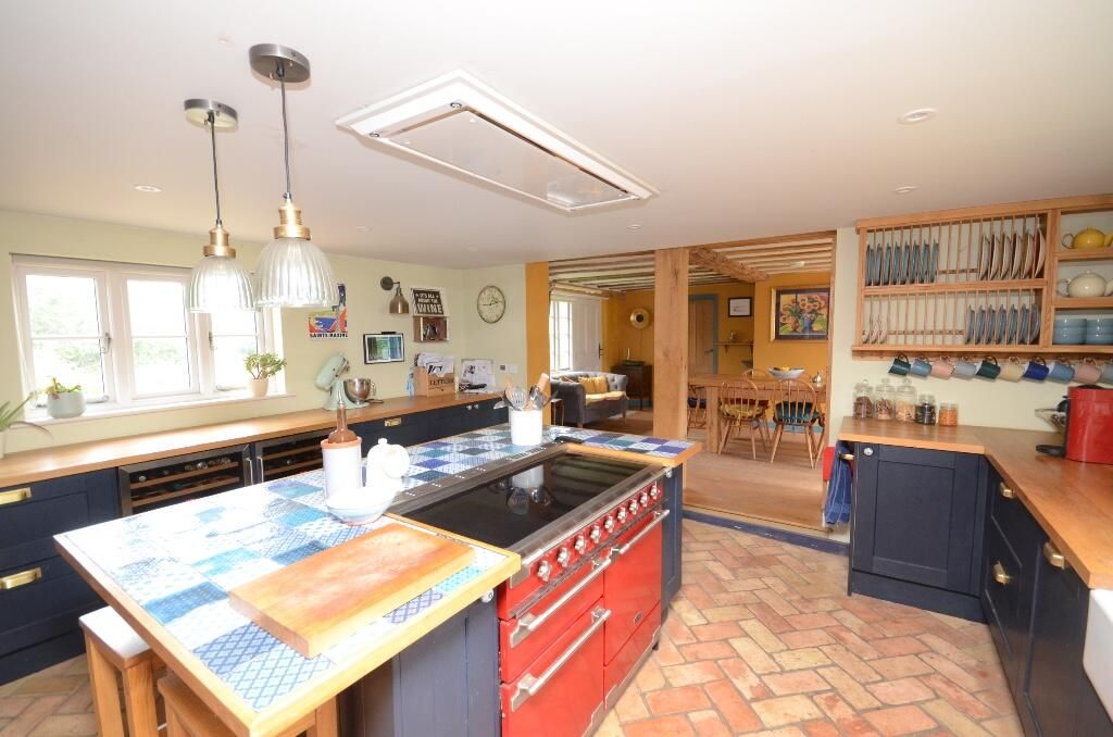 Property photo 3 of 49