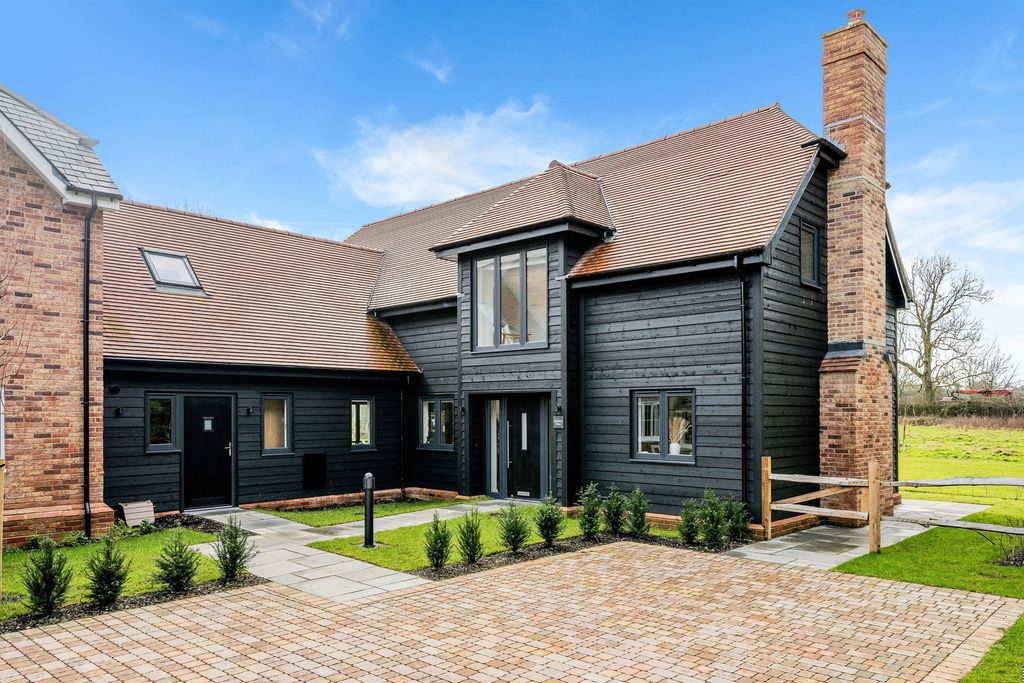 Property photo 1 of 44