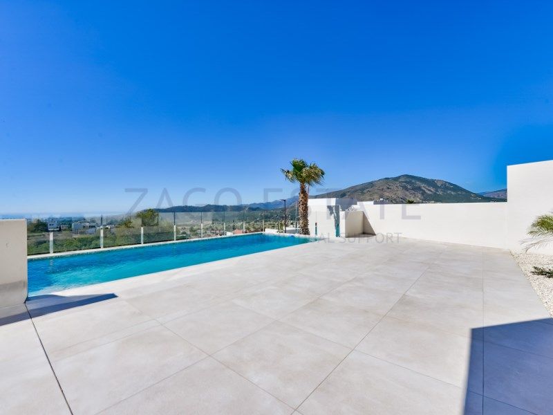 Property photo 2 of 37