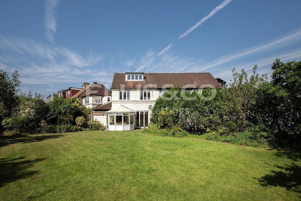 Property photo 3 of 25 Picture No. 28