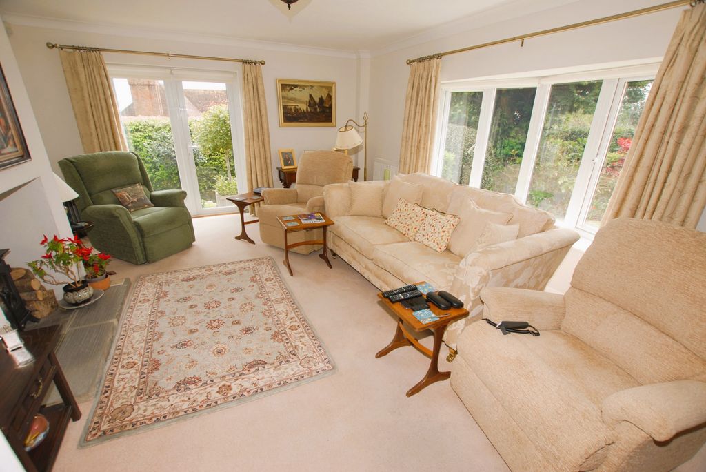 Property photo 3 of 21 Sitting Room