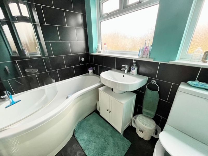 Property photo 3 of 15 Bathroom