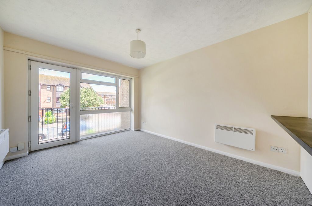 Property photo 2 of 15 1476819-10-6A2813...
