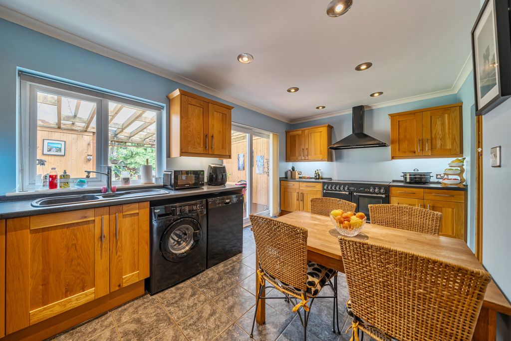 Property photo 3 of 17 1447113-7-69E0Eb7...