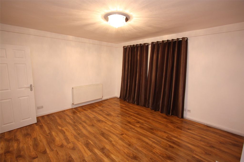 Property photo 3 of 6 Picture No. 04