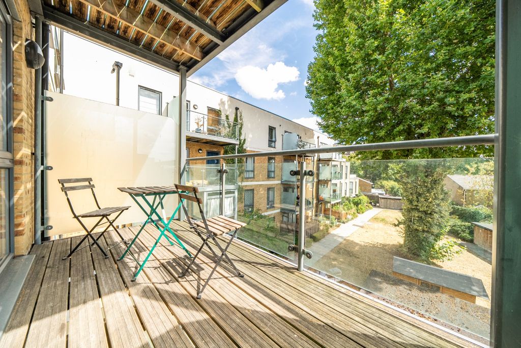 Property photo 3 of 17 5177605