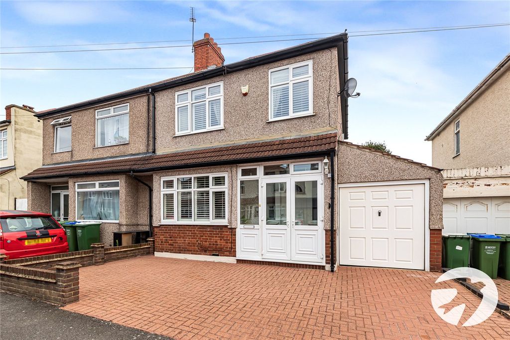 Property photo 1 of 16 External