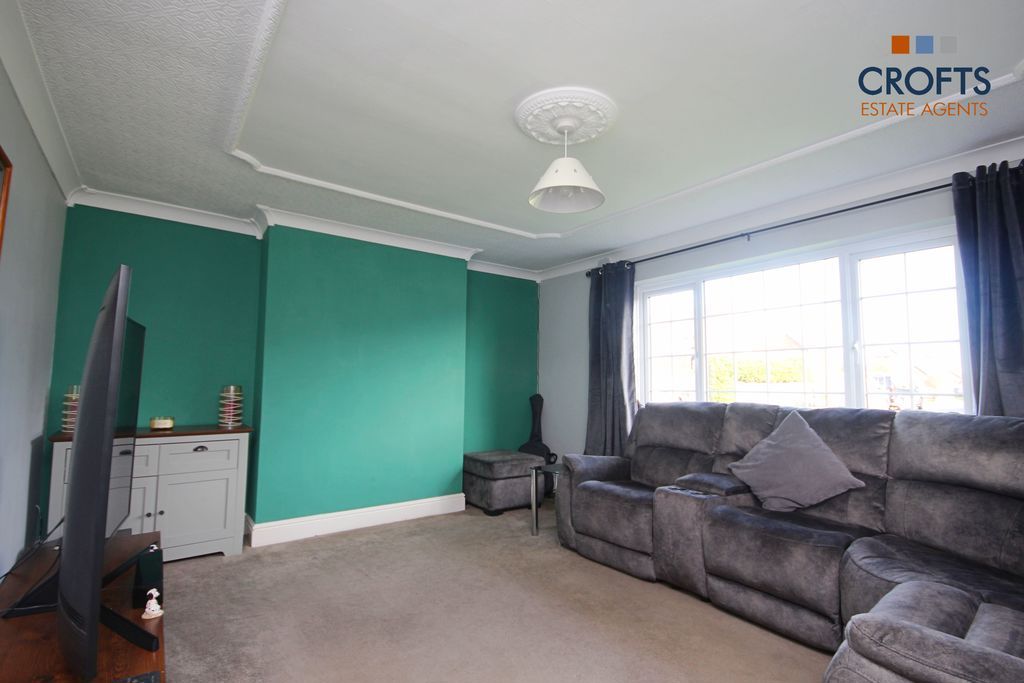 Property photo 2 of 10 Lounge