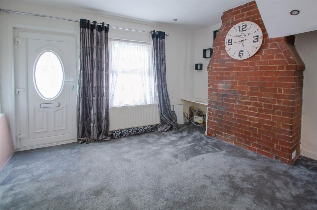 Property photo 2 of 9