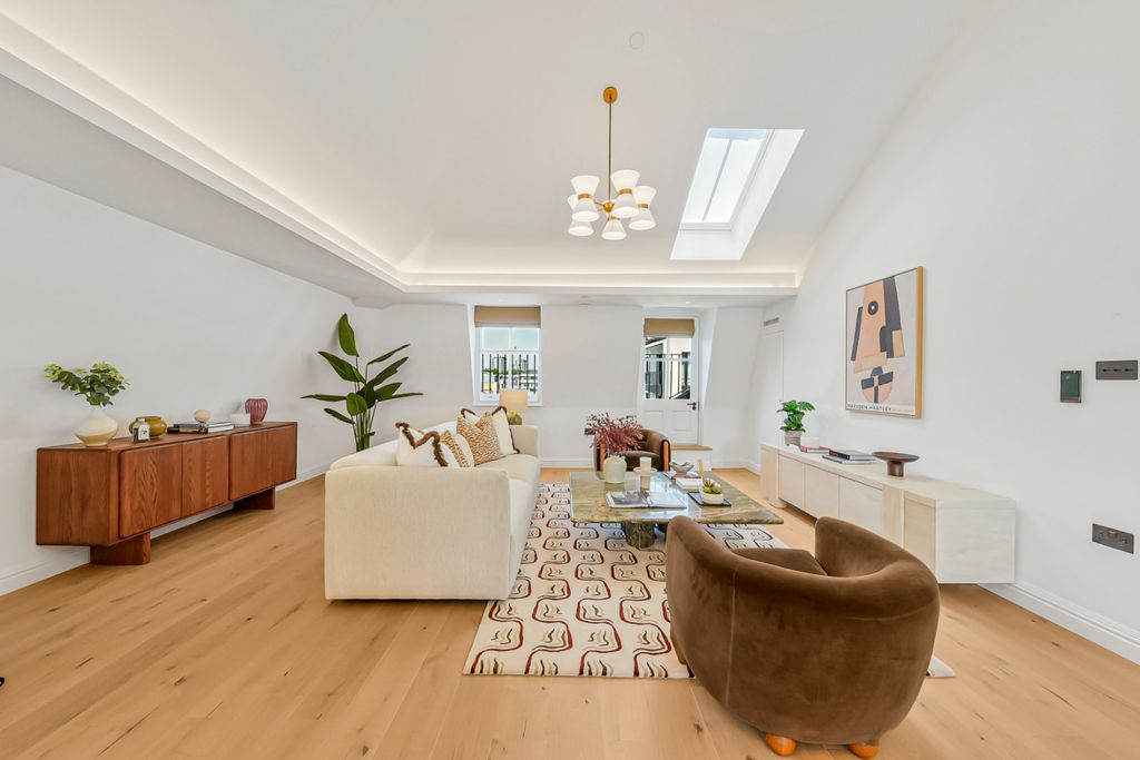 Property photo 1 of 24 Reception Rom