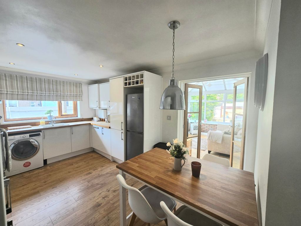 Property photo 2 of 30
