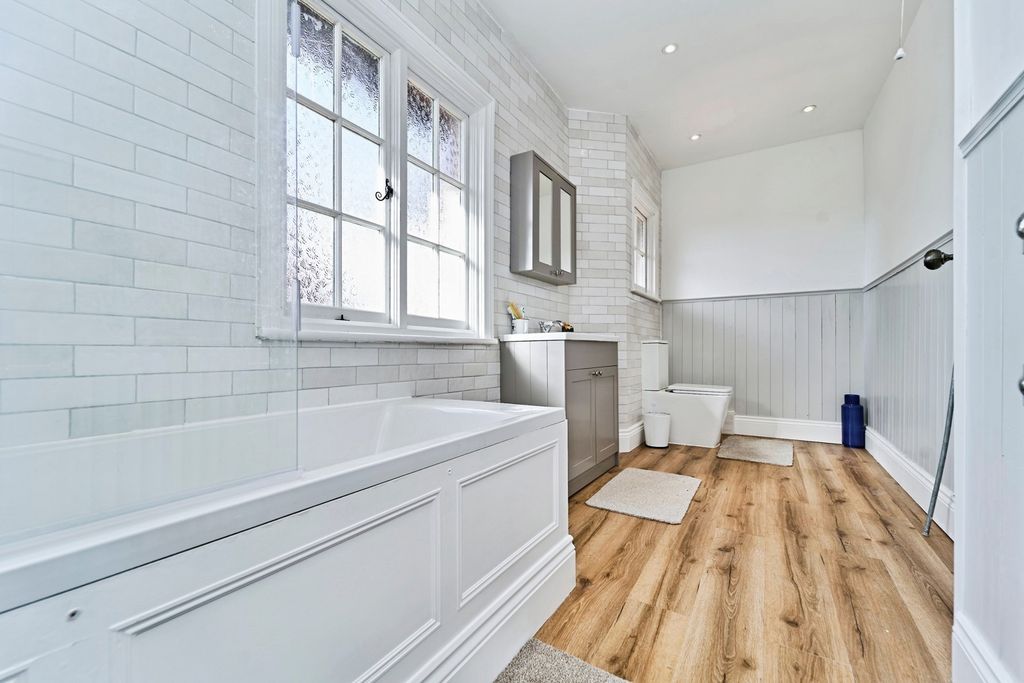 Property photo 3 of 34 Pbox-Img.Jpg