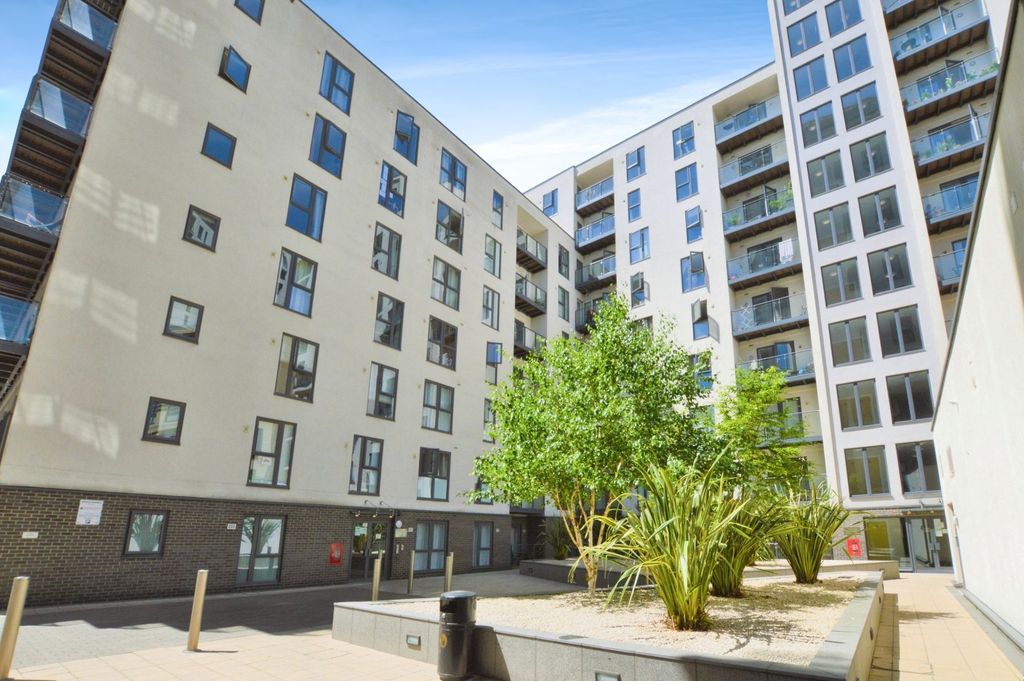 Property photo 1 of 7 Front