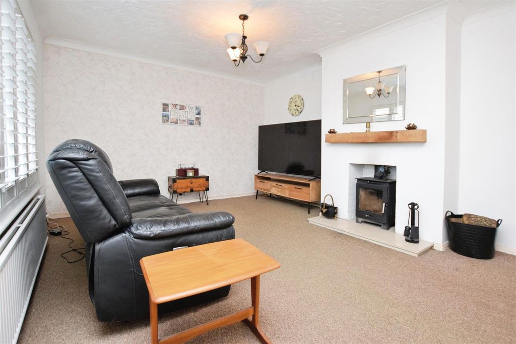 Property photo 3 of 20 Lounge.Jpg