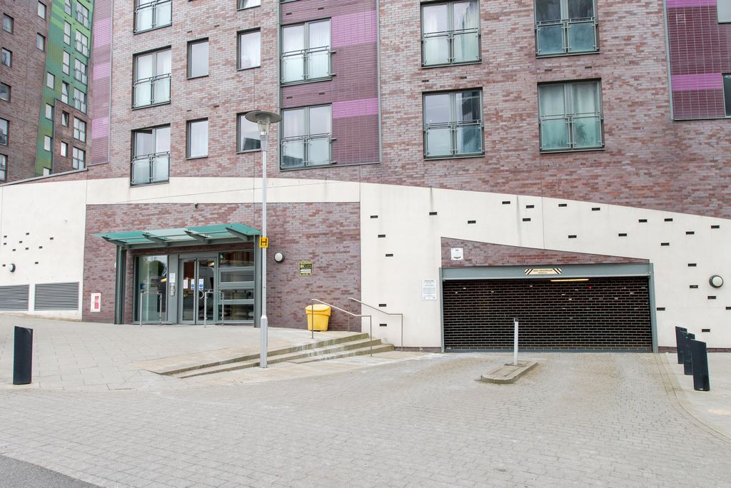 Property photo 2 of 15 Exteranl3