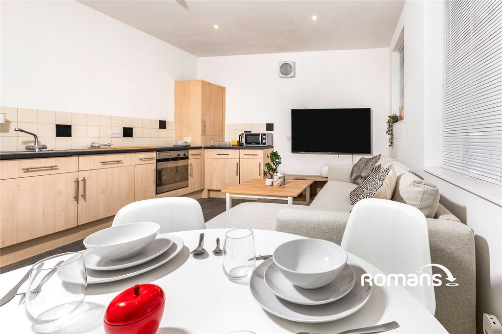 Property photo 3 of 10 Picture No. 24