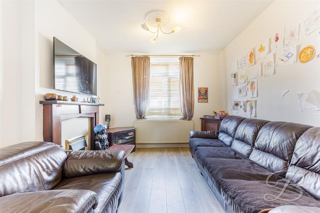 Property photo 3 of 28 Ccltd15.Jpg