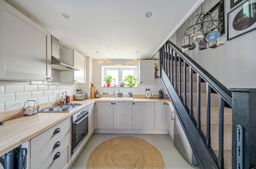 Property photo 2 of 13 Kitchen