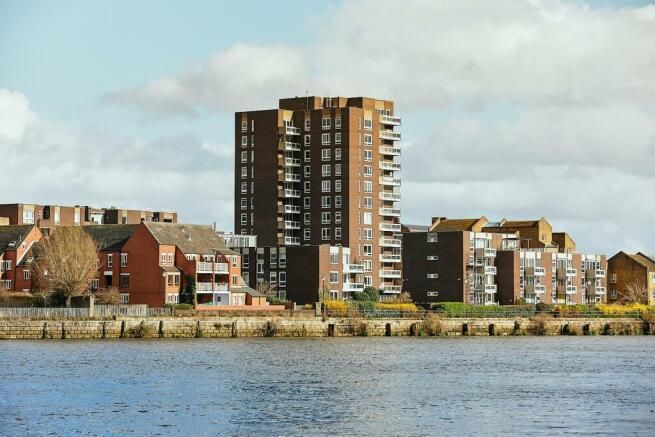 Property photo 1 of 13 11121_32583436_Img_00_0000_Max_656x437.Jpeg