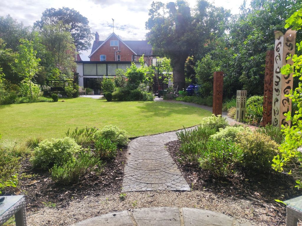 Property photo 3 of 33 Picture No. 65