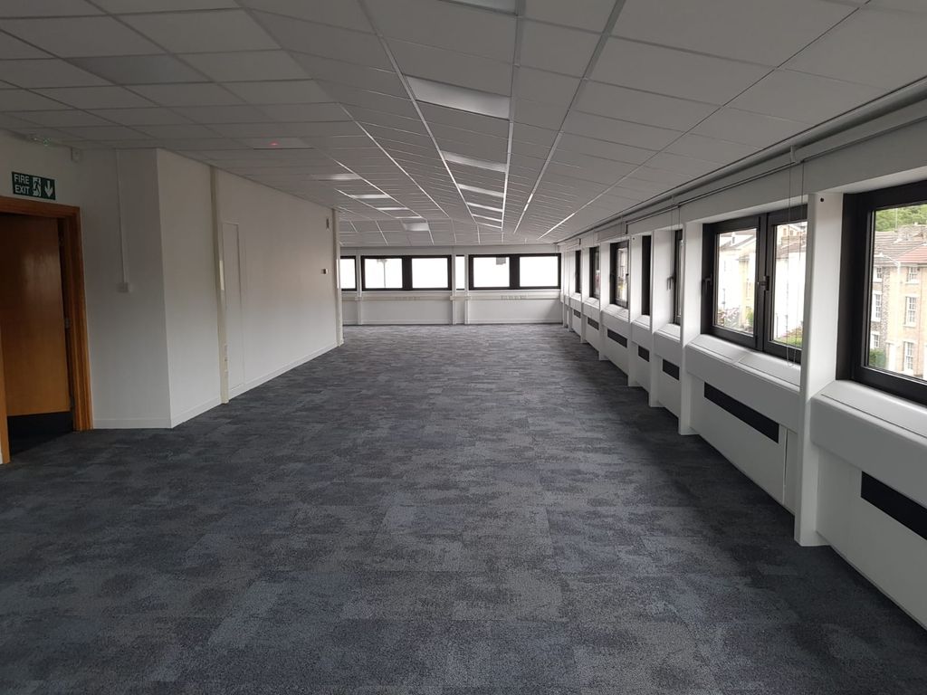 Property photo 1 of 6 Office