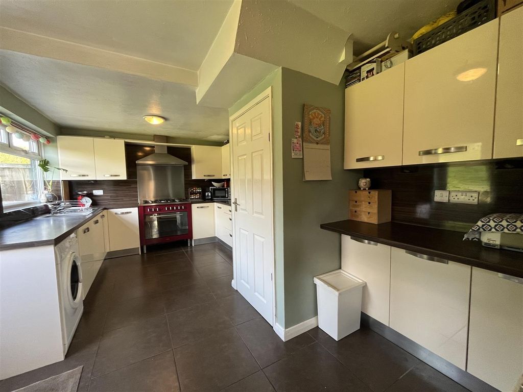 Property photo 2 of 22 Kitchen