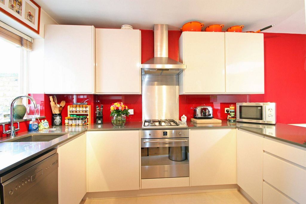 Property photo 3 of 8