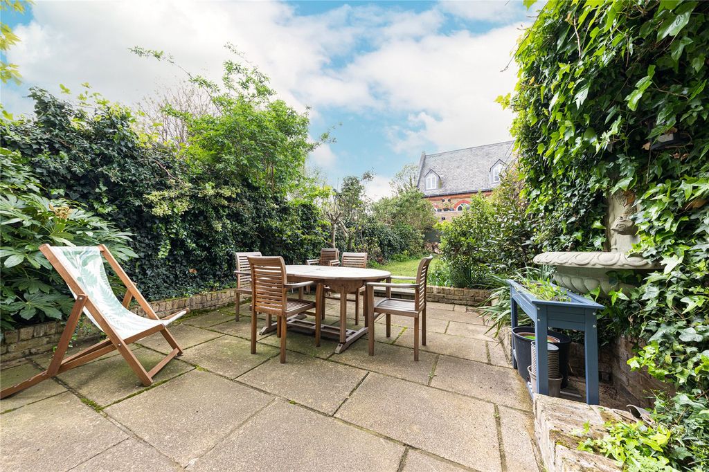 Property photo 3 of 21