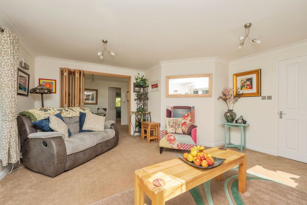 Property photo 3 of 31