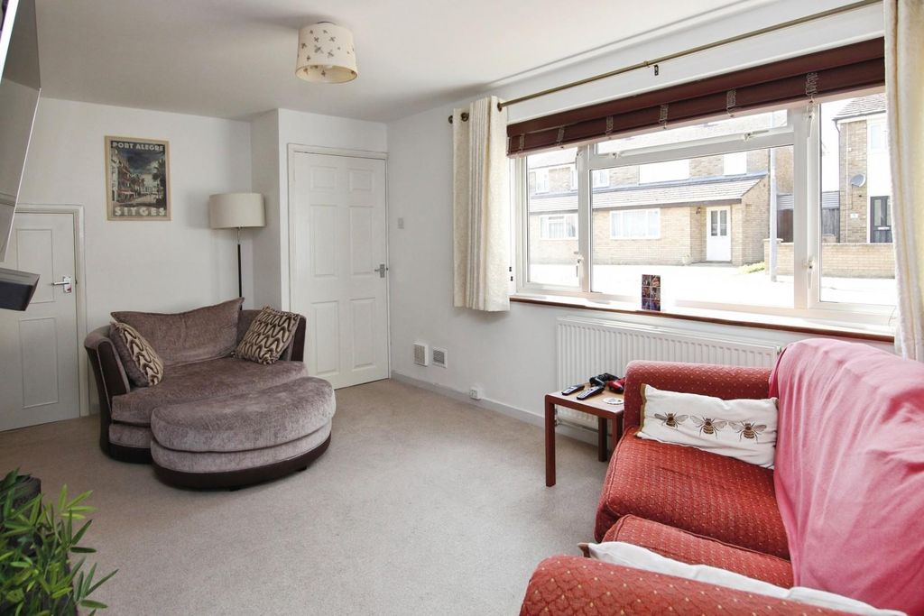 Property photo 3 of 12