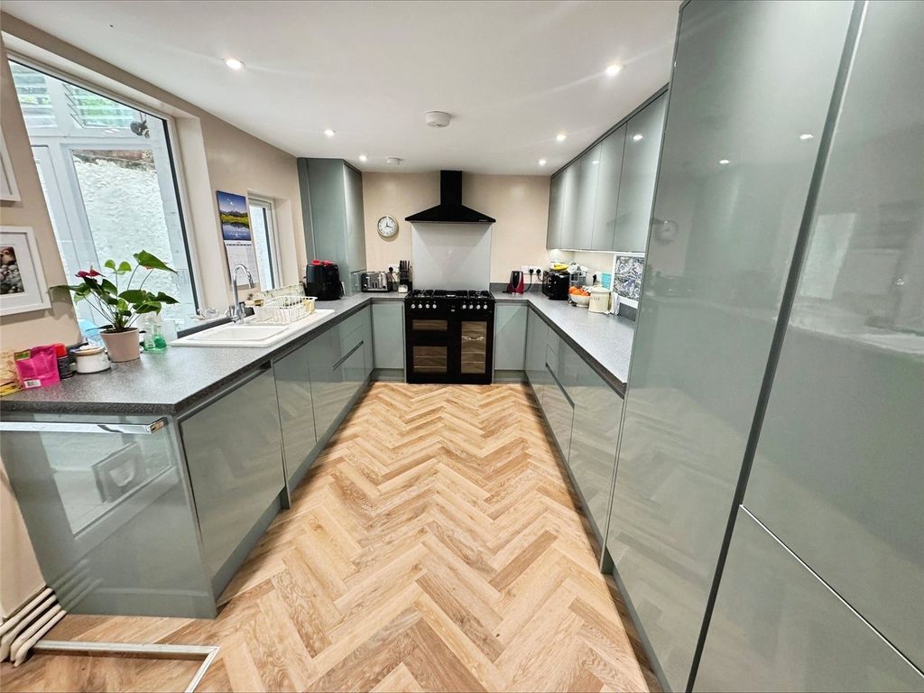Property photo 3 of 15 Kitchen