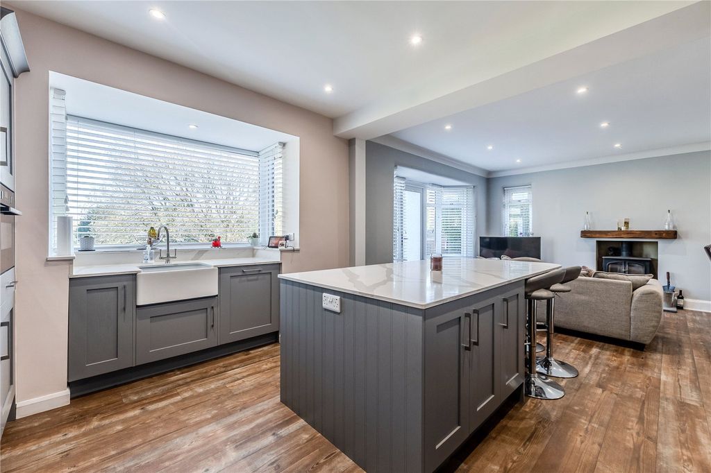 Property photo 2 of 22 Picture No. 15