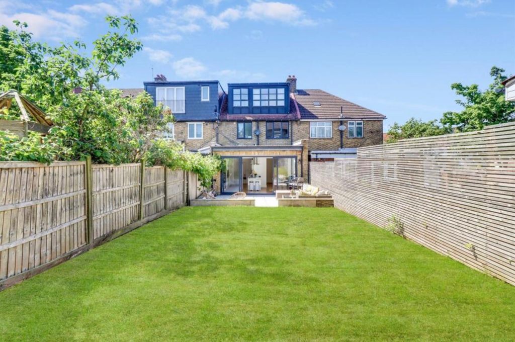 Property photo 1 of 13 4370640
