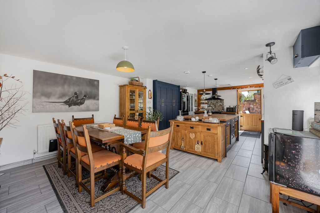 Property photo 3 of 34 37_57086.Jpg