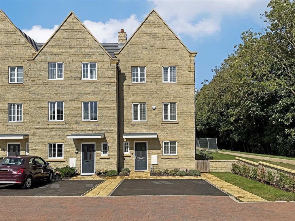 Property photo 1 of 17 Sovereign Way, Stamford