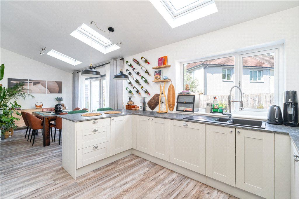 Property photo 2 of 15 Dining Kitchen