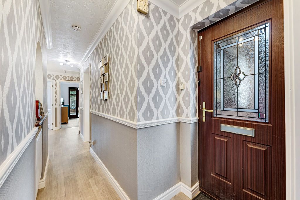 Property photo 3 of 30 Photograph 3